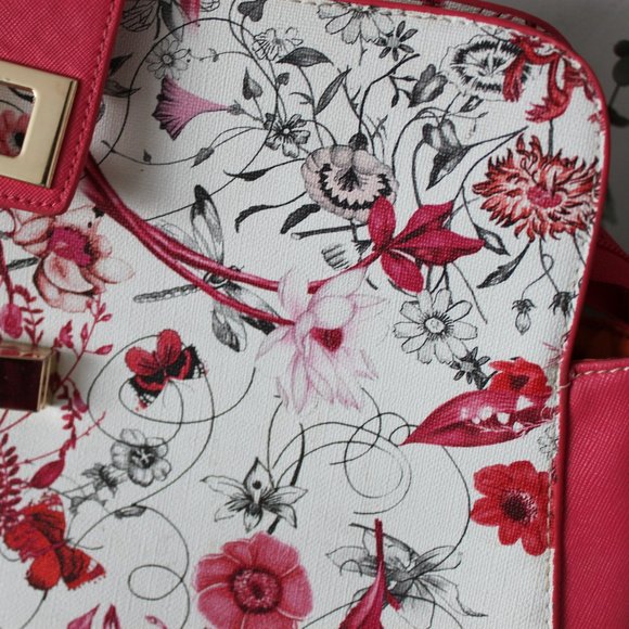 Pink House Floral Clutch - Picture 4 of 5